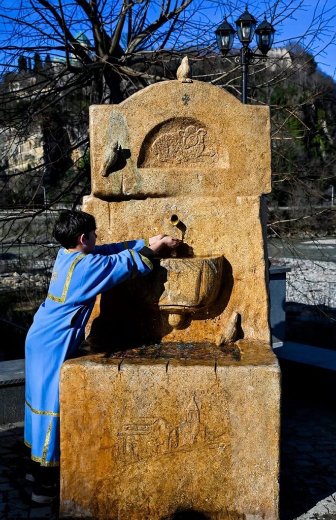 რეზო გაბრიაძის წყარო